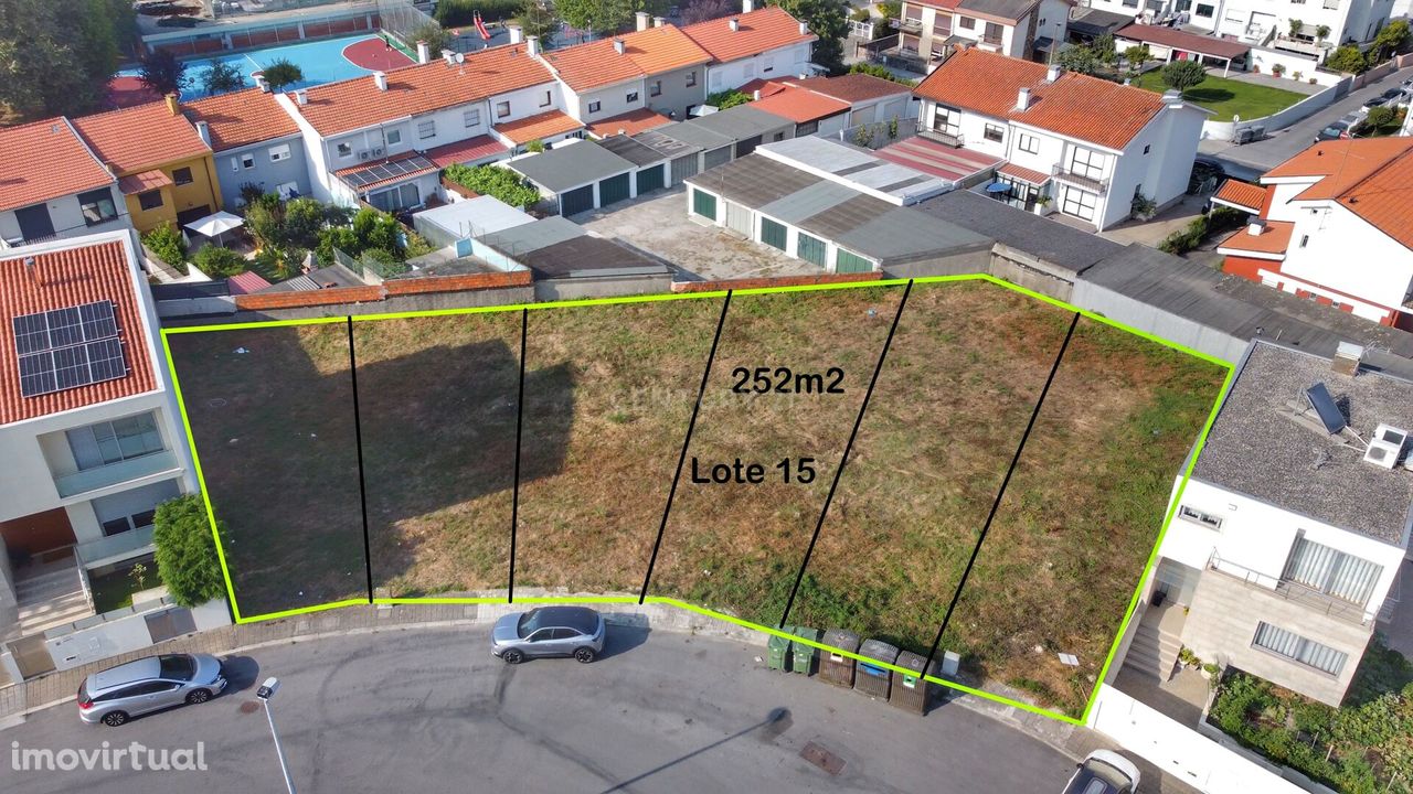 Lote terreno para construção em Custóias