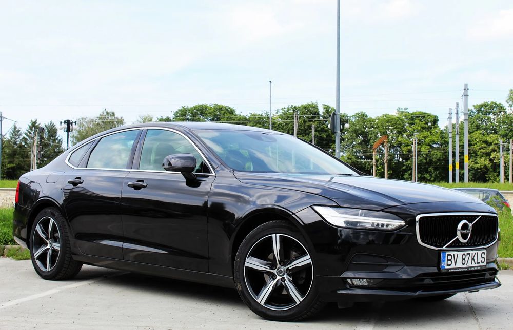 Volvo S90 D4 Momentum 2018