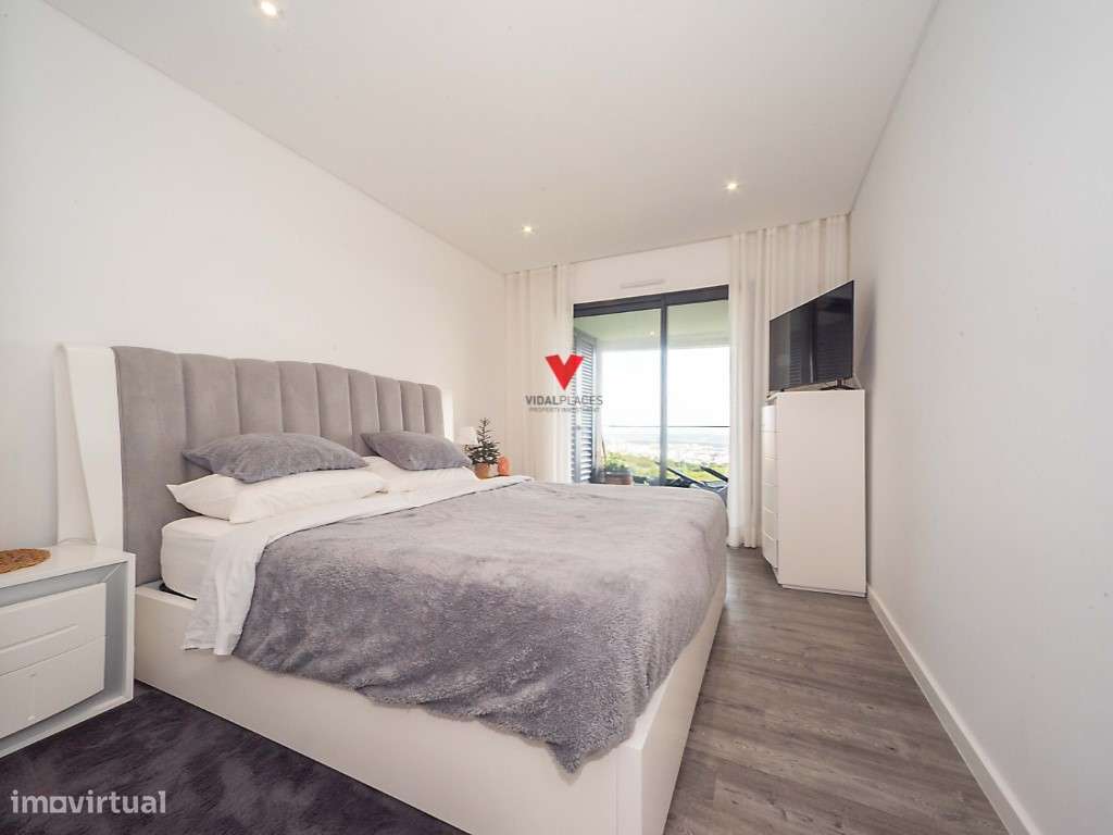 Penthouse T4 Exclusiva com Vista Rio | Terraço Privativo e Acabamen...-18