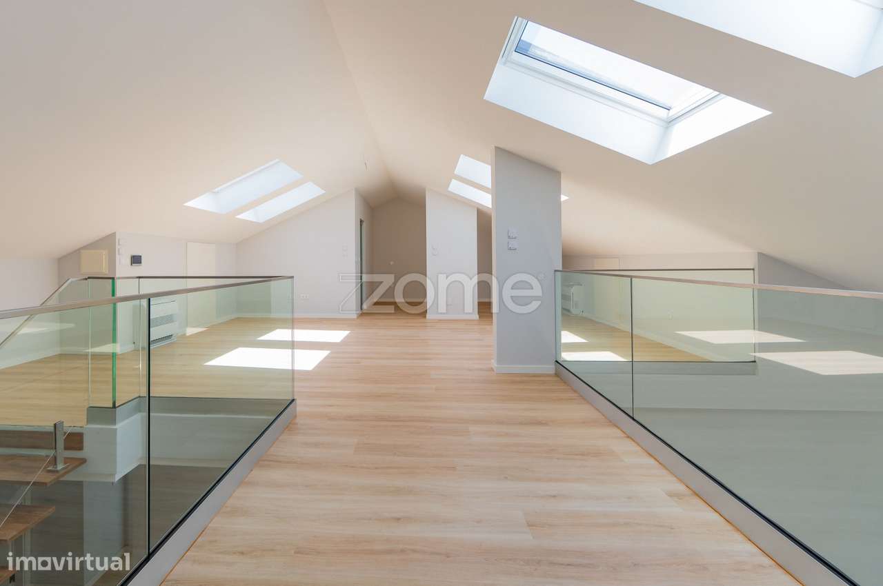 Apartamento T3 +1 com Mezanino / 3 lugares de garagem-2