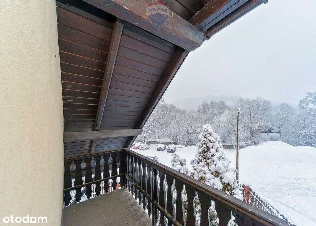 Ponadczasowy luksus u podnóża gór-16