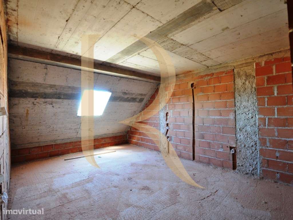 Apartamento novo duplex T3+2 com garagem, elevador e varandas em Va...-17