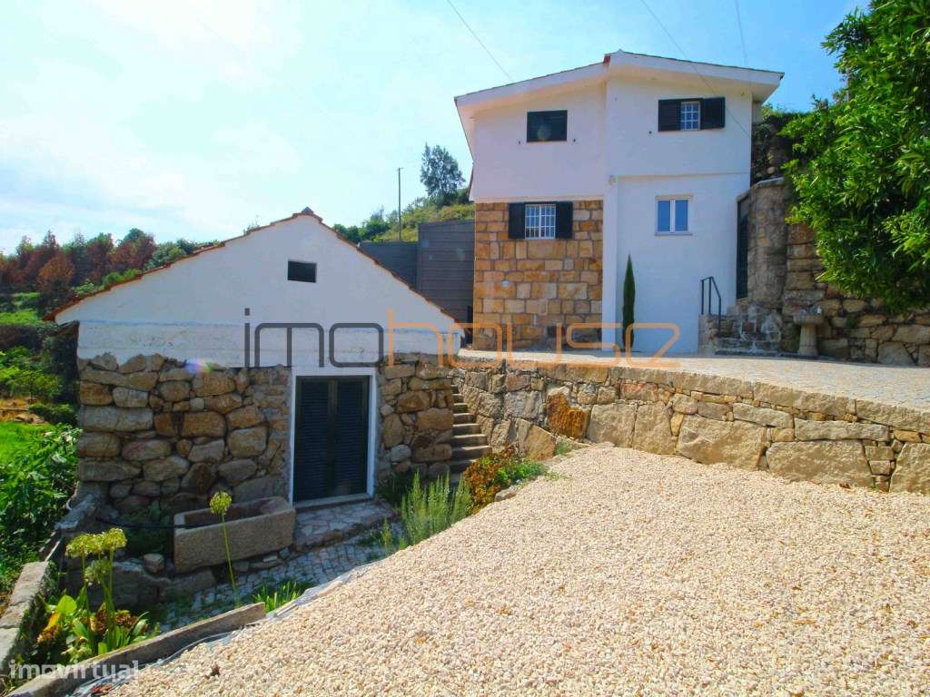 Quinta com Casa Remodelada e Antigo Moinho de Água Junto a Ribeiro-29