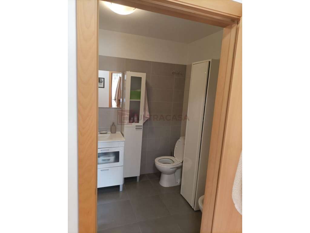 Vende-se Excelente T3 na Pontinha com 2 Lugares de Parqueamento-18