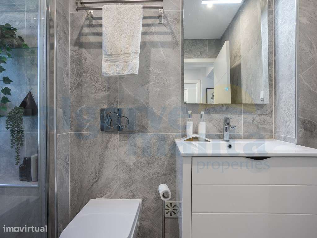 EXCLUSIVO! Moradia T3 Moderna com Piscina Privada no coração de Vil...-26
