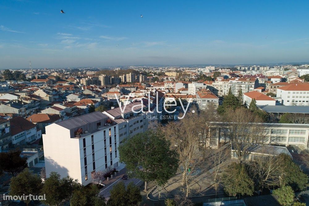 T4 Duplex com Terraço | Último Piso | NOVO