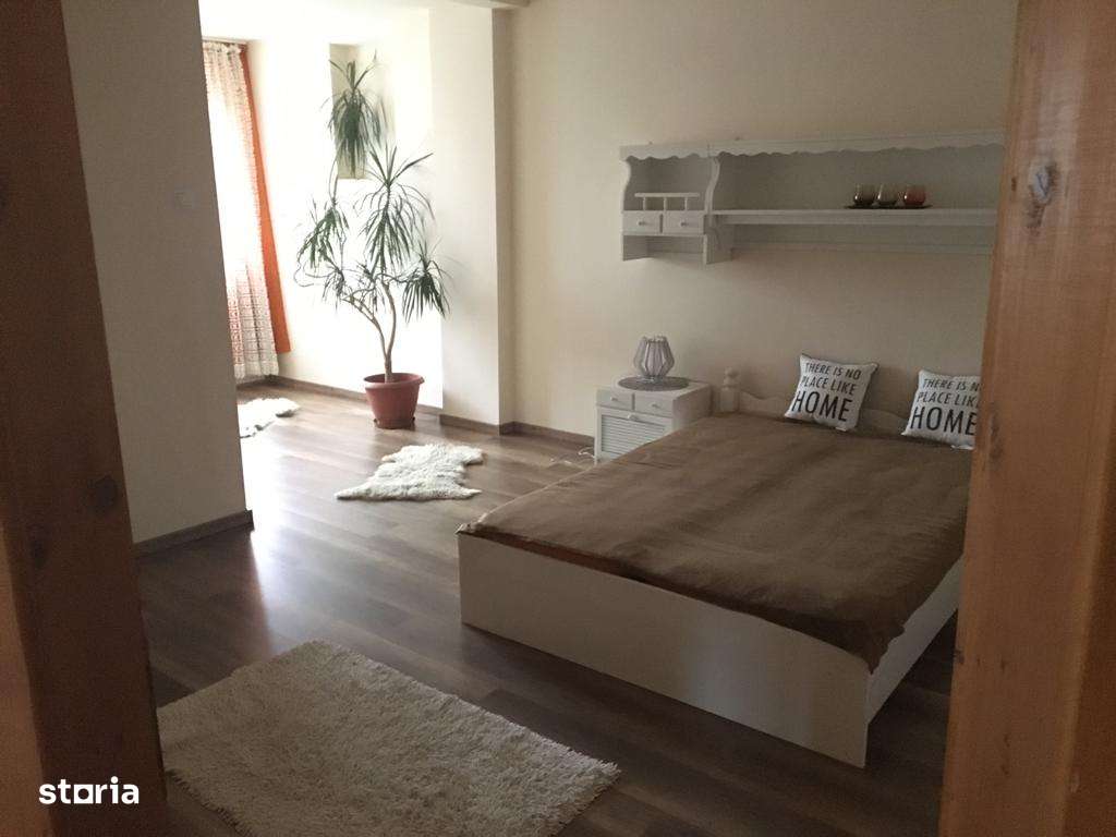 Cazare muncitori 5-9 persoane, casa, parcare, 30Ron Utilitati incluse - Imagine principală: 4/9