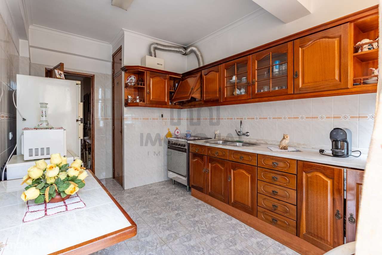 APARTAMENTO T2 (R/C) + POTENCIAL T0 INDEPENDENTE (CV) + QUINTAL-22