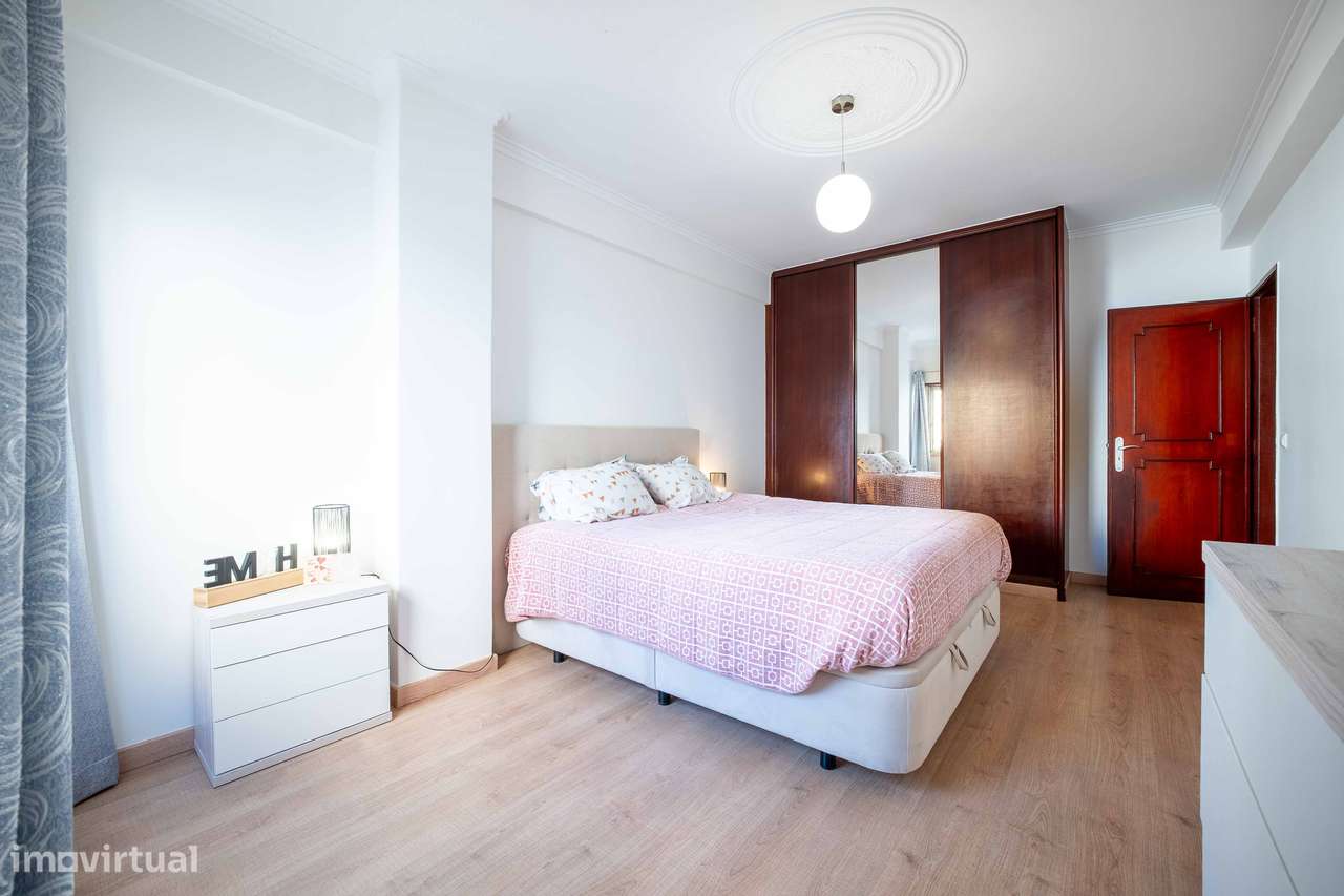 T2 totalmente remodelado no Cacém-20