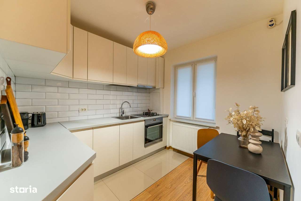 Apartament 2 camere de inchiriat, centrala, etaj 3 - Revolutiei - Imagine principală: 3/8