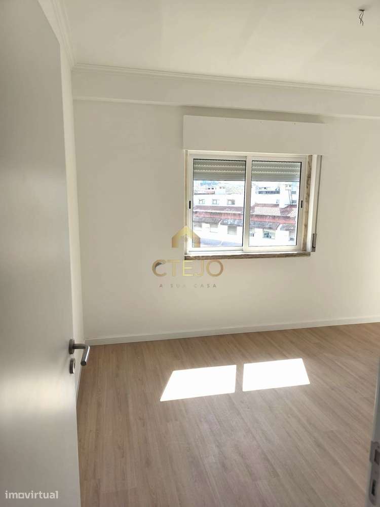 Apartamento T3 totalmente remodelado-14