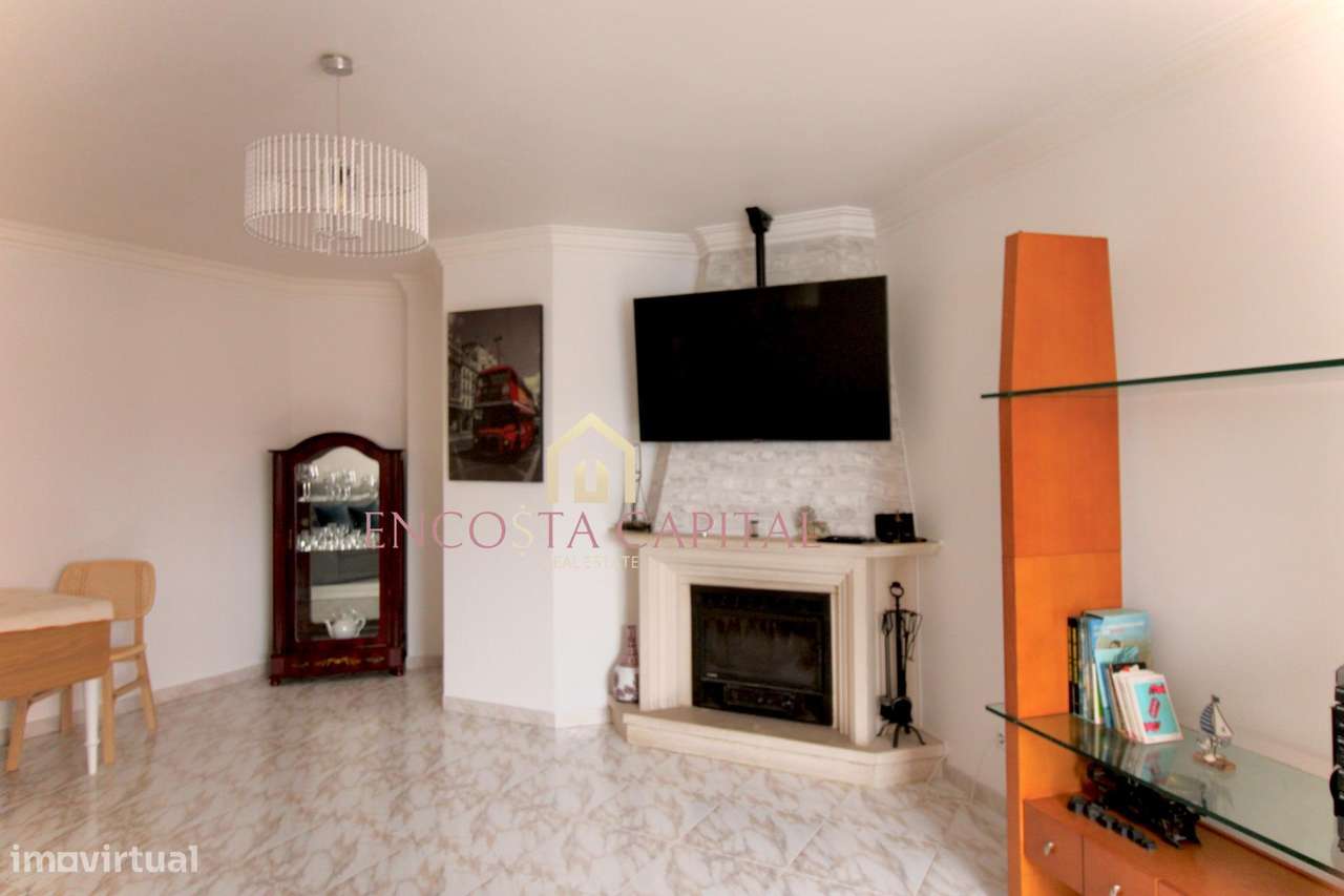 APARTAMENTO T2 QUELUZ C/ARRECADAÇÃO-2
