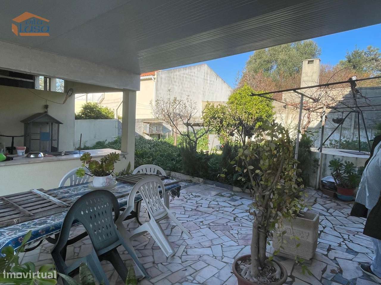 Magnifica Moradia Inserida num lote de 500 m2. - Grande imagem: 4/30