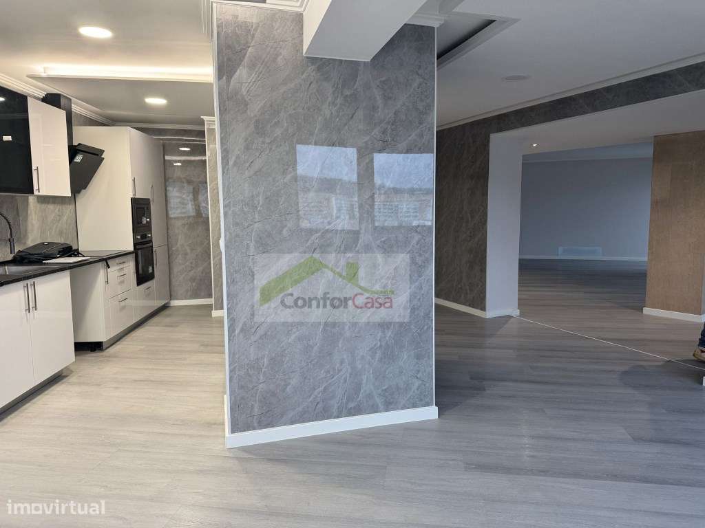 Apartamento T4 no 10º Andar em Braga - Vista Fantástica e Totalment...-5