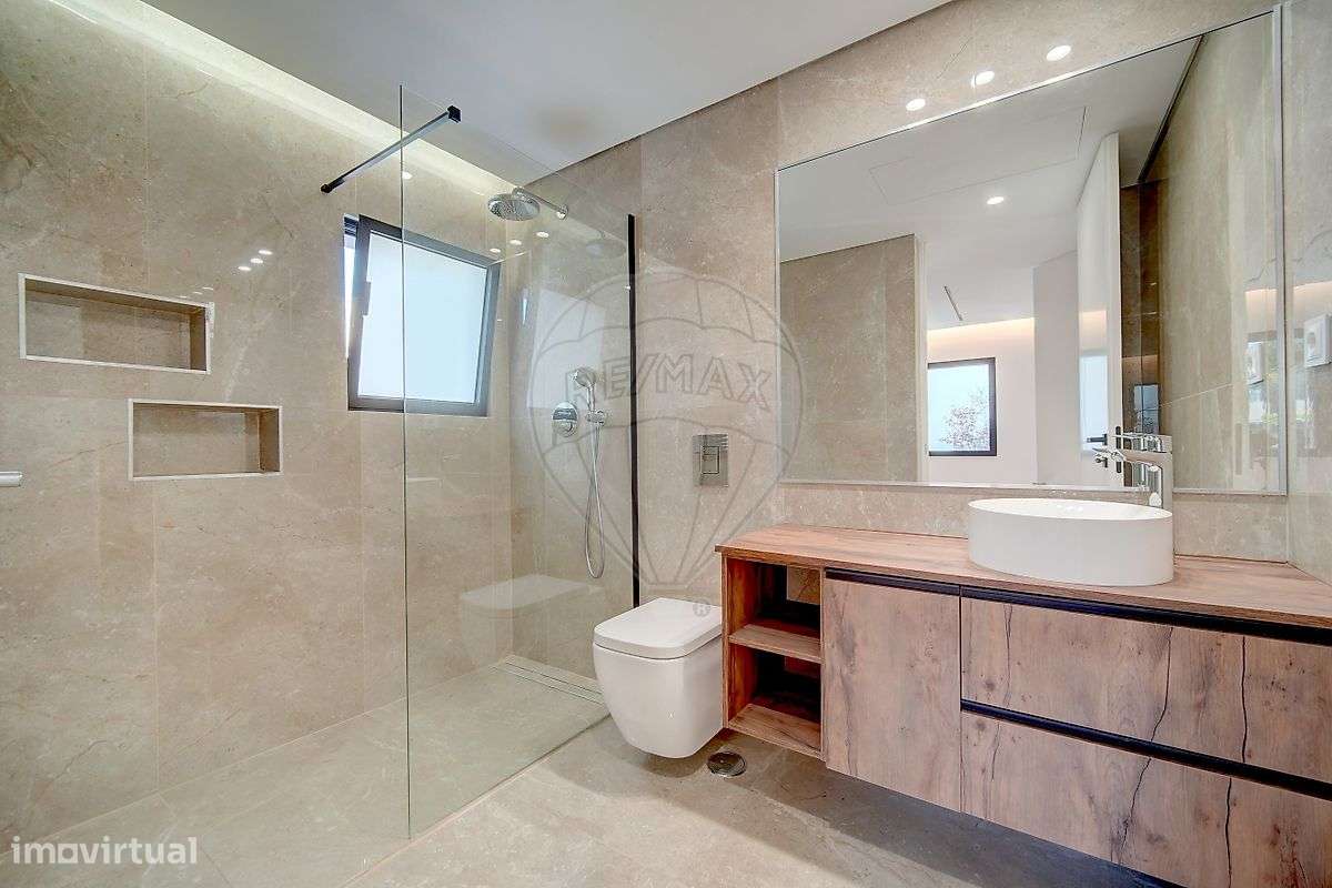 Moradia T5 para venda-30