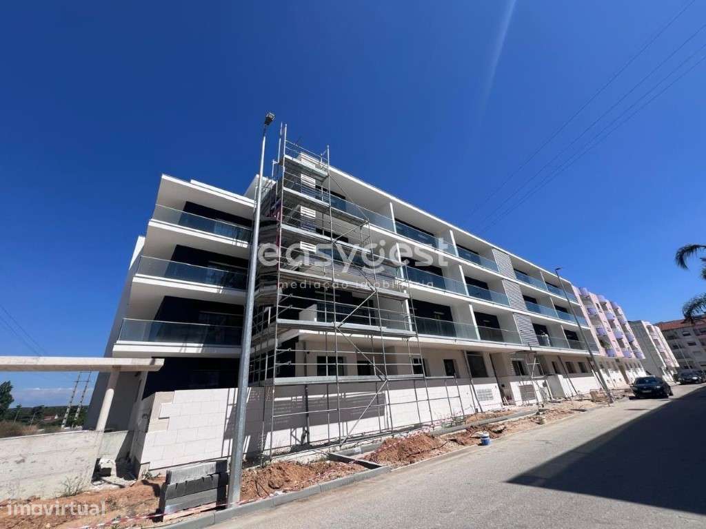 Apartamento T4 Novo com 221 m2 de excelente qualidade no Entroncamento - Grande imagem: 5/12