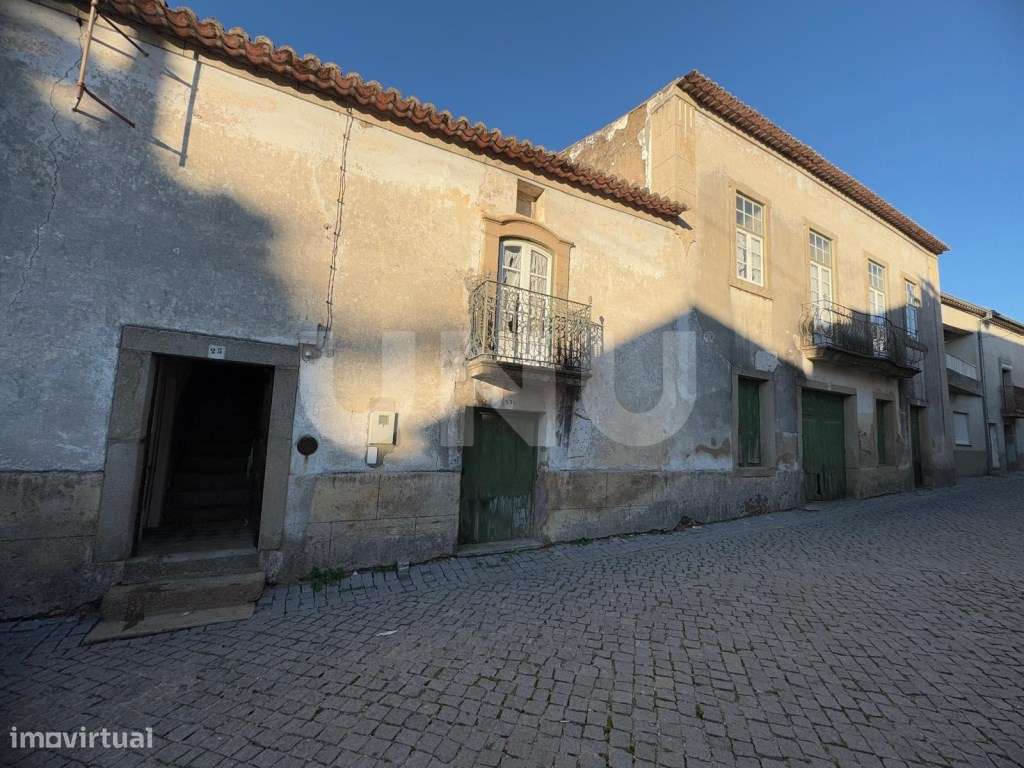 Moradia para Remodelar - Potencial para Alojamento Local - Grande imagem: 2/17