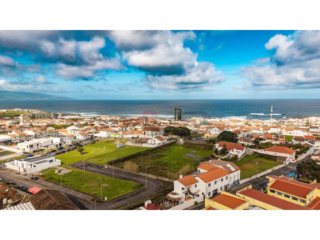 Terreno Urbano no Centro da Ribeira Grande com 3530 m2 - Grande imagem: 3/9