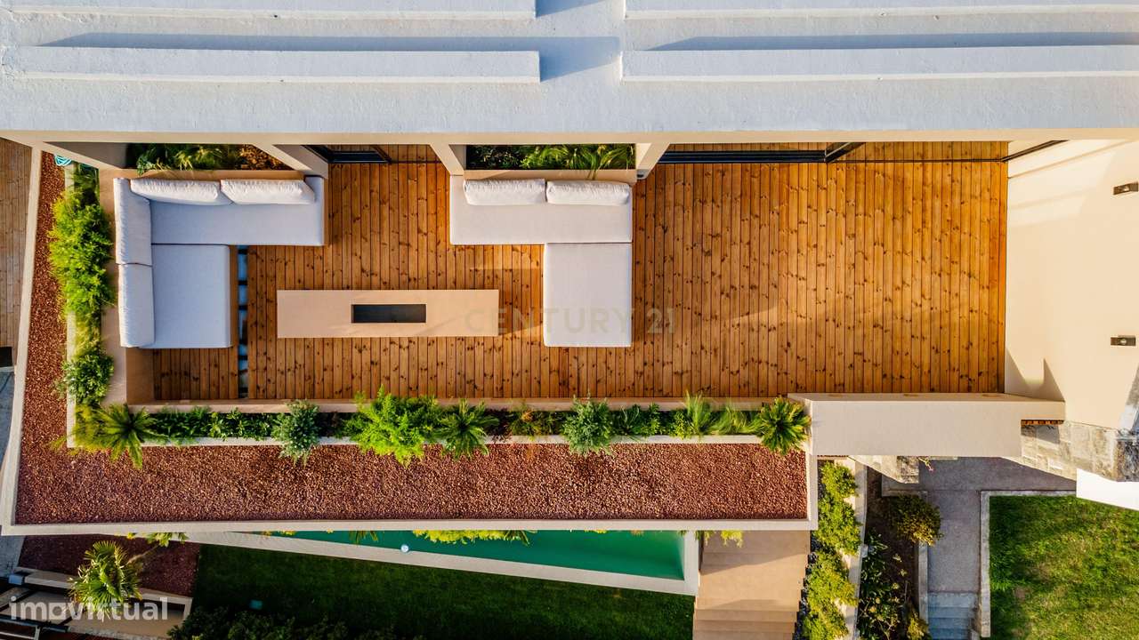 Moradia T4 + T0 Independente — Alto da Parede, Cascais-47