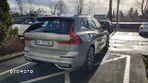 Volvo XC 60 B4 D Plus Dark - 8