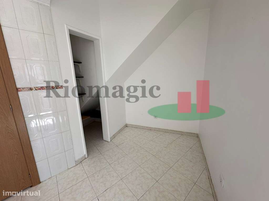 Apartamento T4 - Rio de Mouro-4
