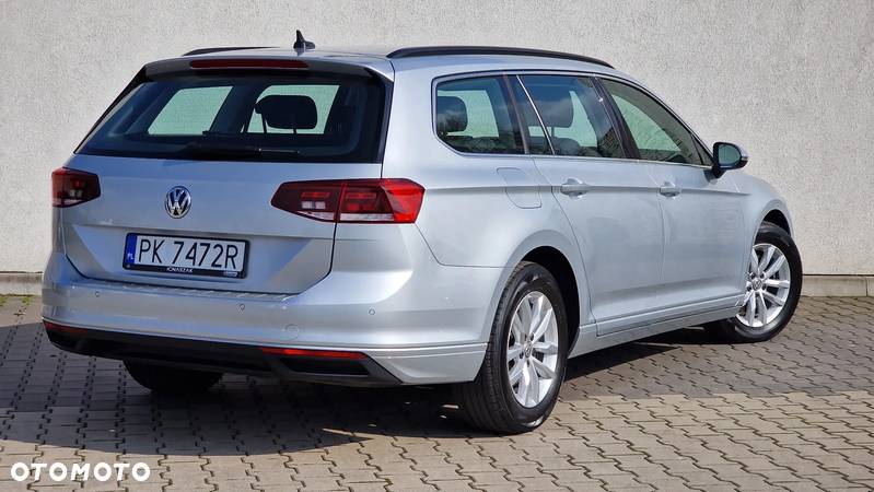 Volkswagen Passat Variant 2.0 TDI SCR DSG Business - 8