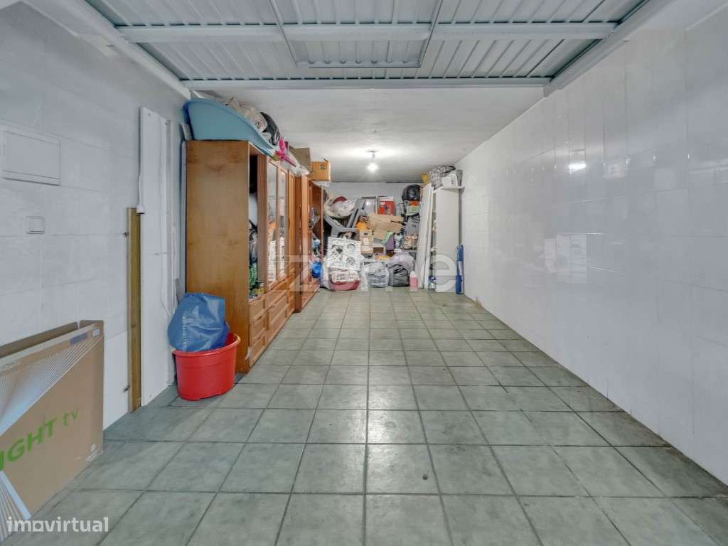 T3 com Terraço Privativo na Amadora-29