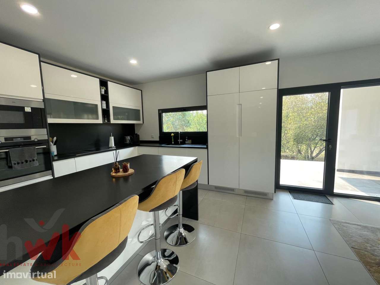 Moradia Nova T4+1 com Terreno-11