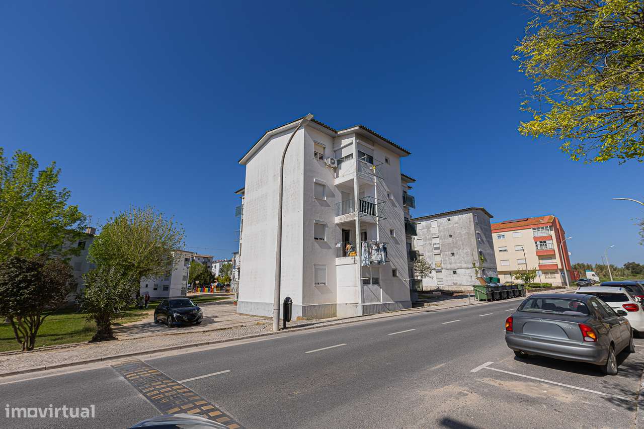 Apartamento de 4 assoalhadas no centro da Moita-38