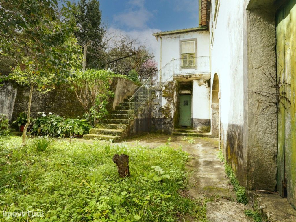 Quinta com vista para cidade de Vale de Cambra