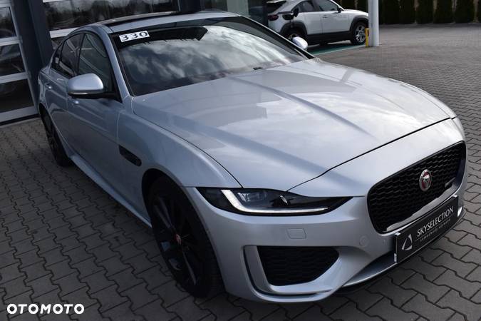 Jaguar XE 2.0 D180 AWD R-Dynamic SE - 3