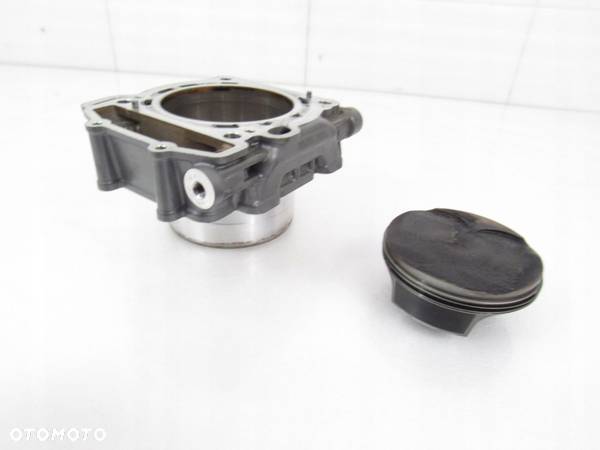 Cylinder + tłok komplet tył KTM RC8 1190, 11r RC 8 - 4