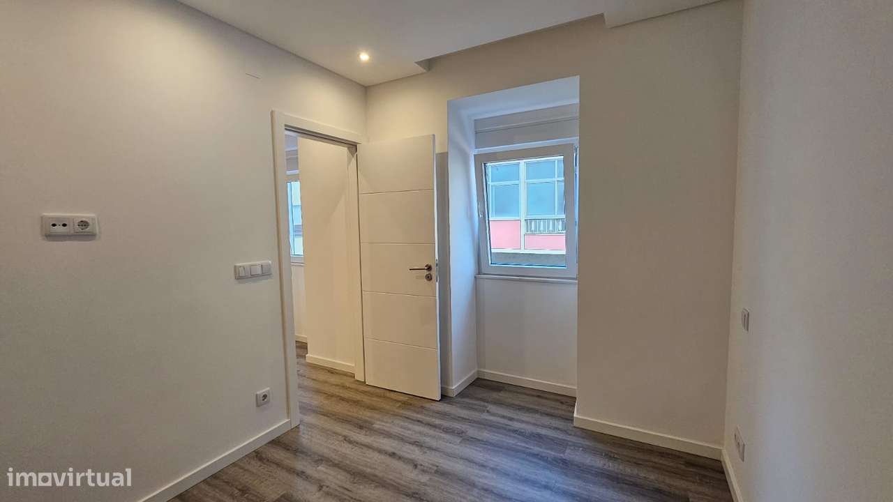 T2 totalmente remodelado em Oeiras, Dafundo - Grande imagem: 5/14