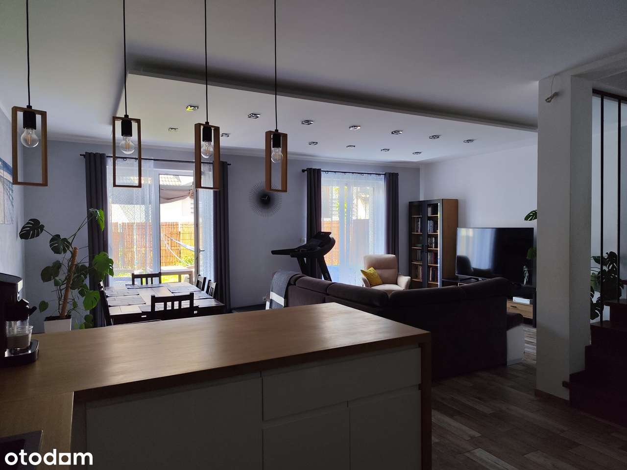 Dom piętrowy 143 m2 z ogródkiem 49 m2 w zabudowie szeregowej -Halemba - Pełny obrazek: 1/19