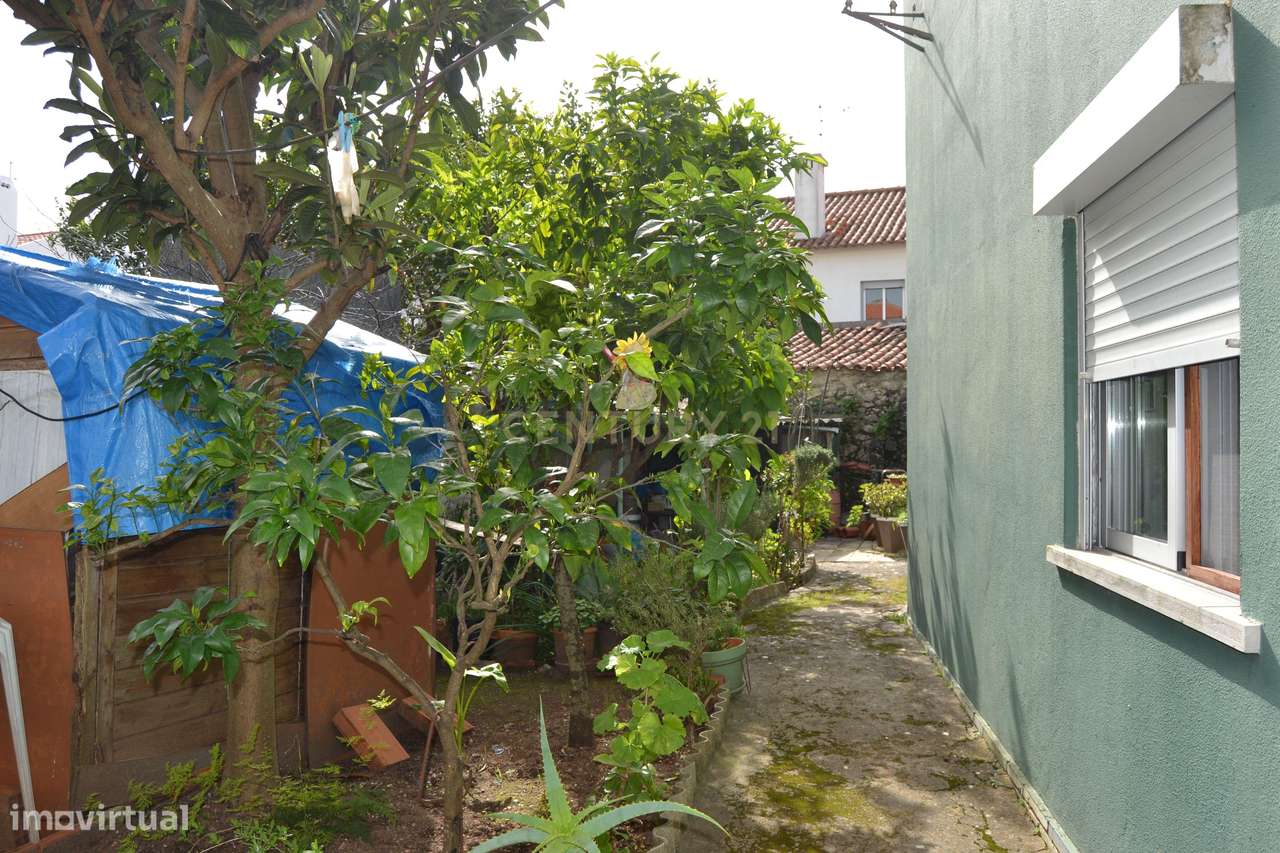 T1 com Exterior para Remodelar | Porto Salvo - Grande imagem: 5/16