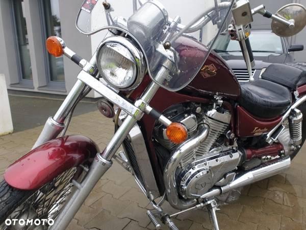 Suzuki Intruder - 3