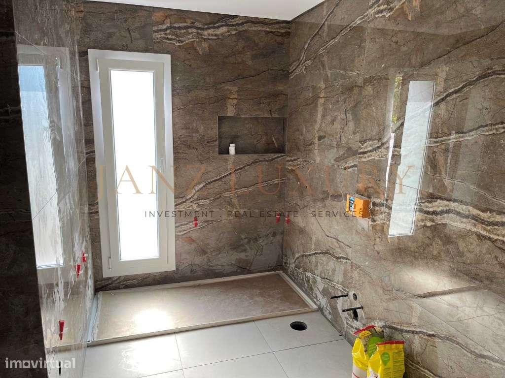 Moradia Térrea T4 com Piscina e Jardim em Fernão Ferro-33