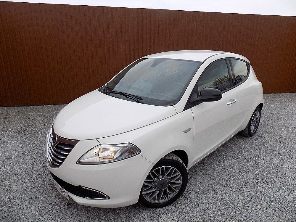 Lancia Ypsilon 0.9 Black&Red S&S 2011