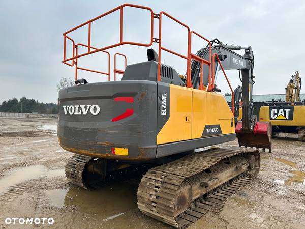 Volvo EC 220 EL - 8