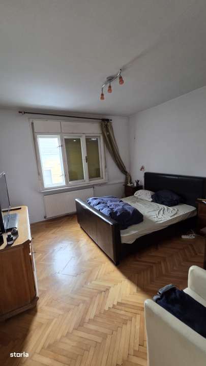 Casa cu etaj in zona semicentrala-14