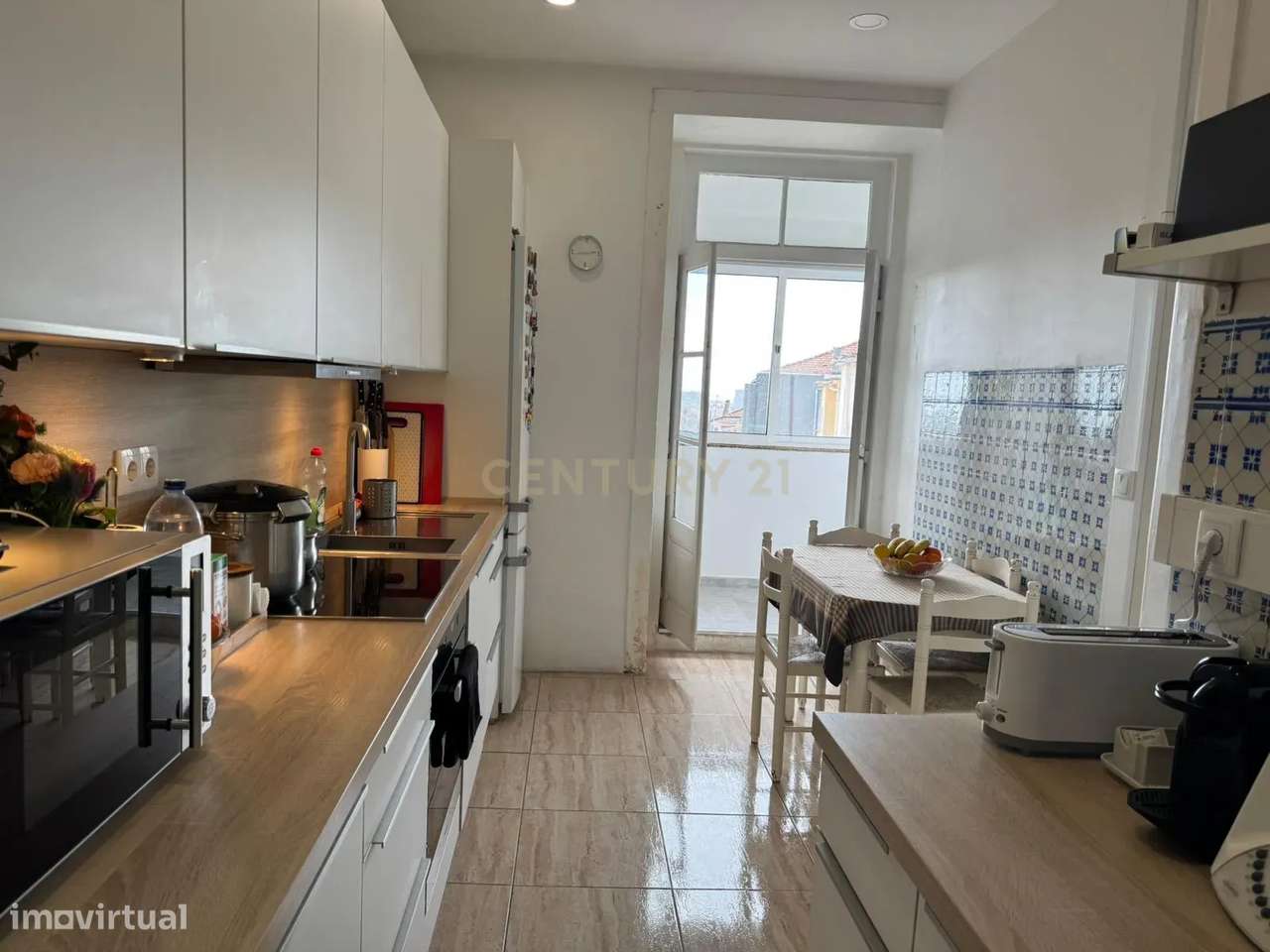 Prédio de Charme na Praça da República – Centro do Porto-9