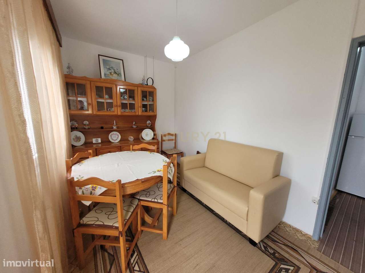 Moradia T2 isolada remodelada com jardim em Alenquer - Casais Brancos-5