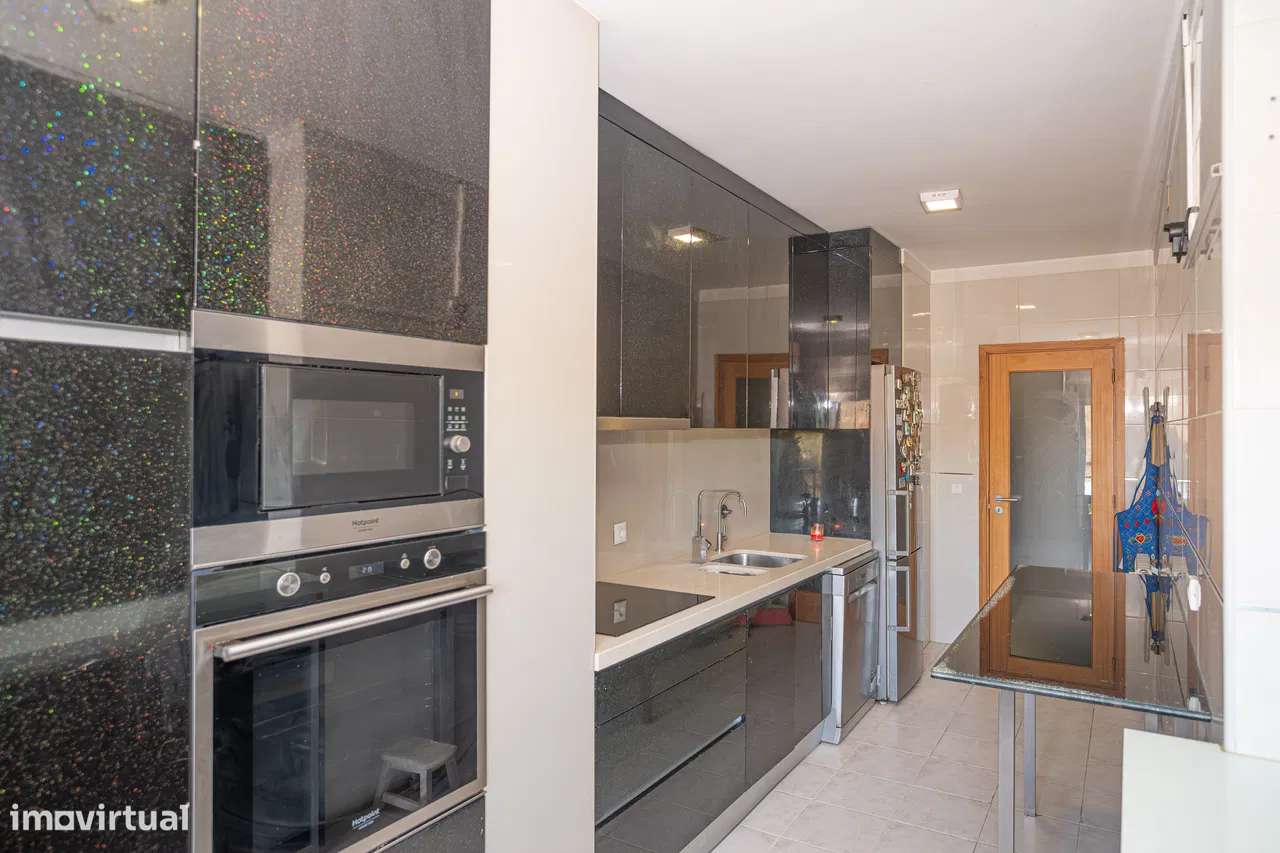 T3 com Suíte | Condomínio Fechado com Piscina | Barcelinhos-9