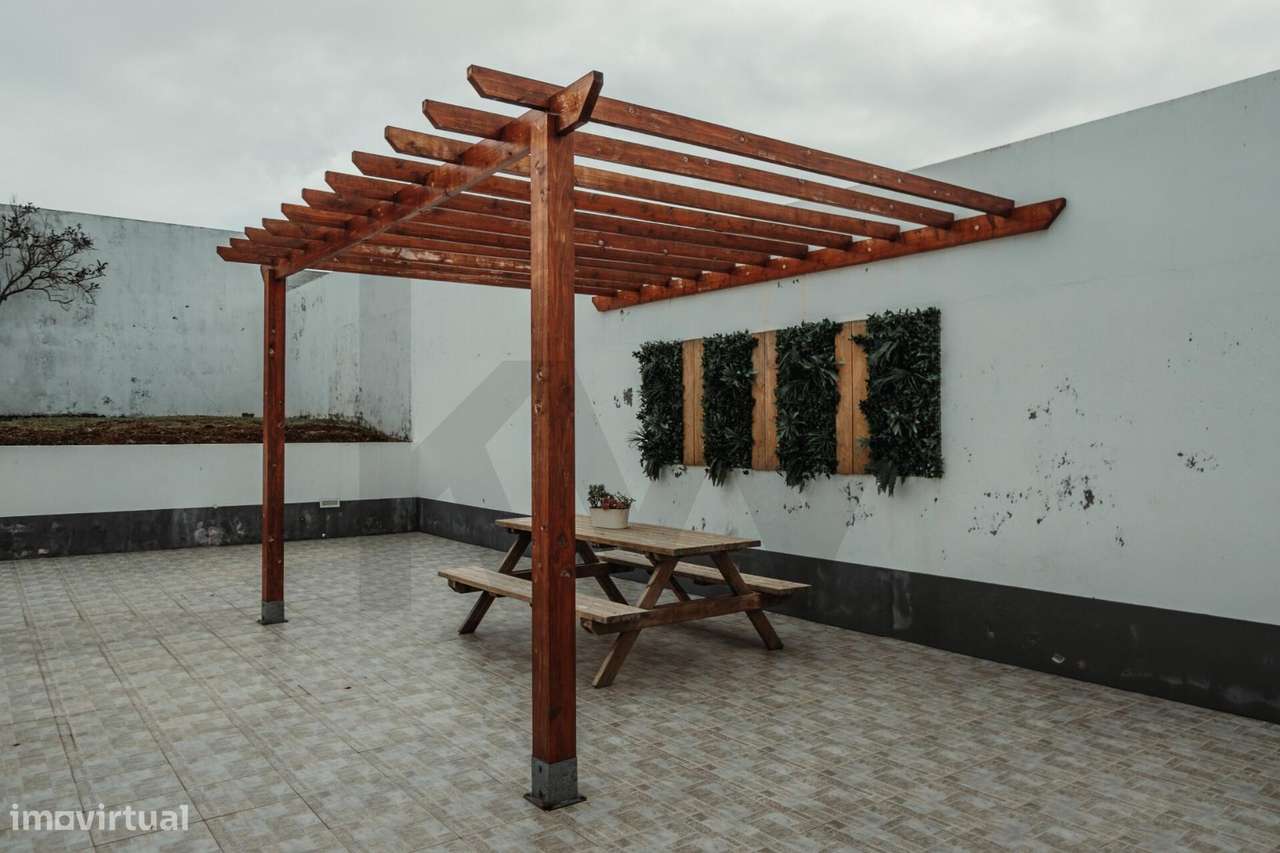Moradia T2+1 com Garagem - Ponta Delgada-22
