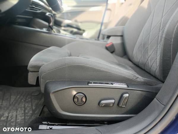 Volkswagen Golf VIII 1.5 TSI EVO Style - 12