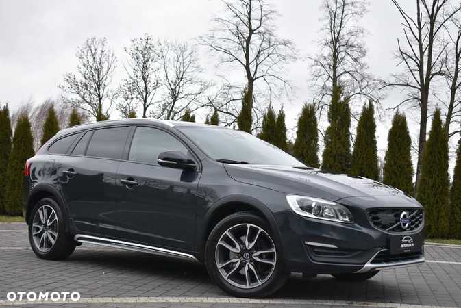 Volvo V60 Cross Country D4 AWD Geartronic Summum - 16