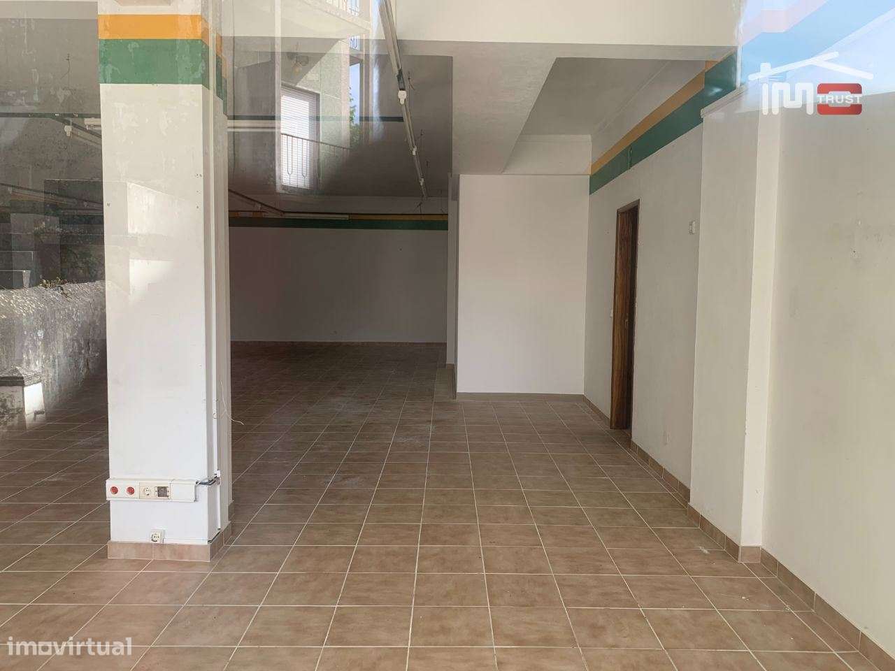 Loja excelente para diversos ramos comercial Mira de Aire - Grande imagem: 3/3