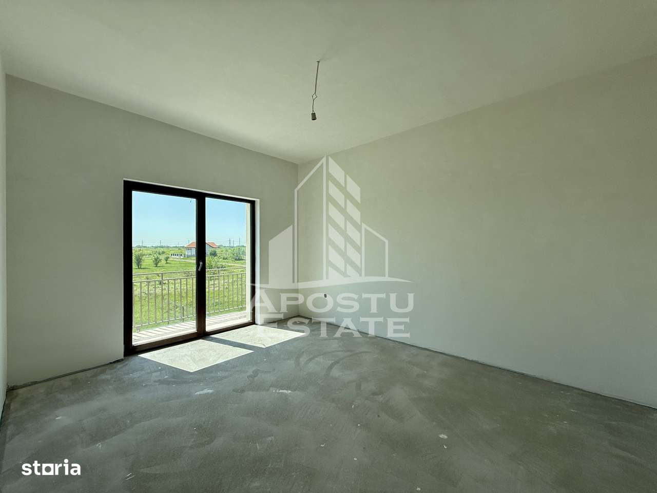 Triplex la gri, teren 284mp, pompe caldura, zona Plopi - Imagine principală: 5/10