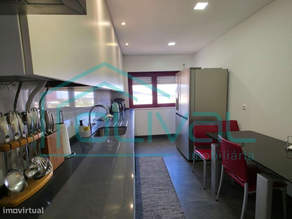 Belíssimo T3 totalmente renovado e mobilado em Póvoa Sta. Iria-7