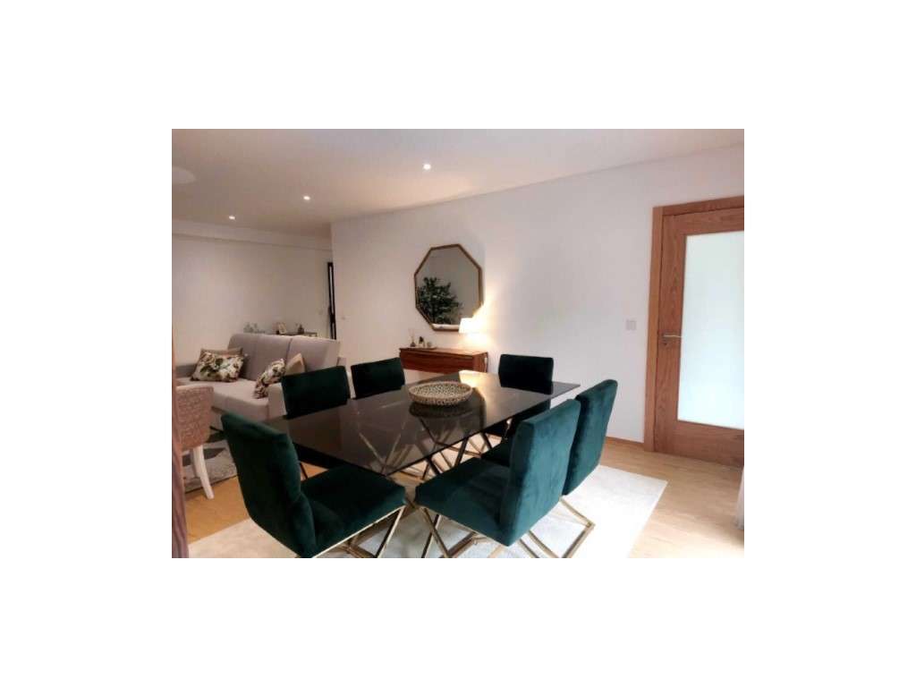 Apartamento T3, novo, varanda com churrasqueira e lavandaria; pisci...-9